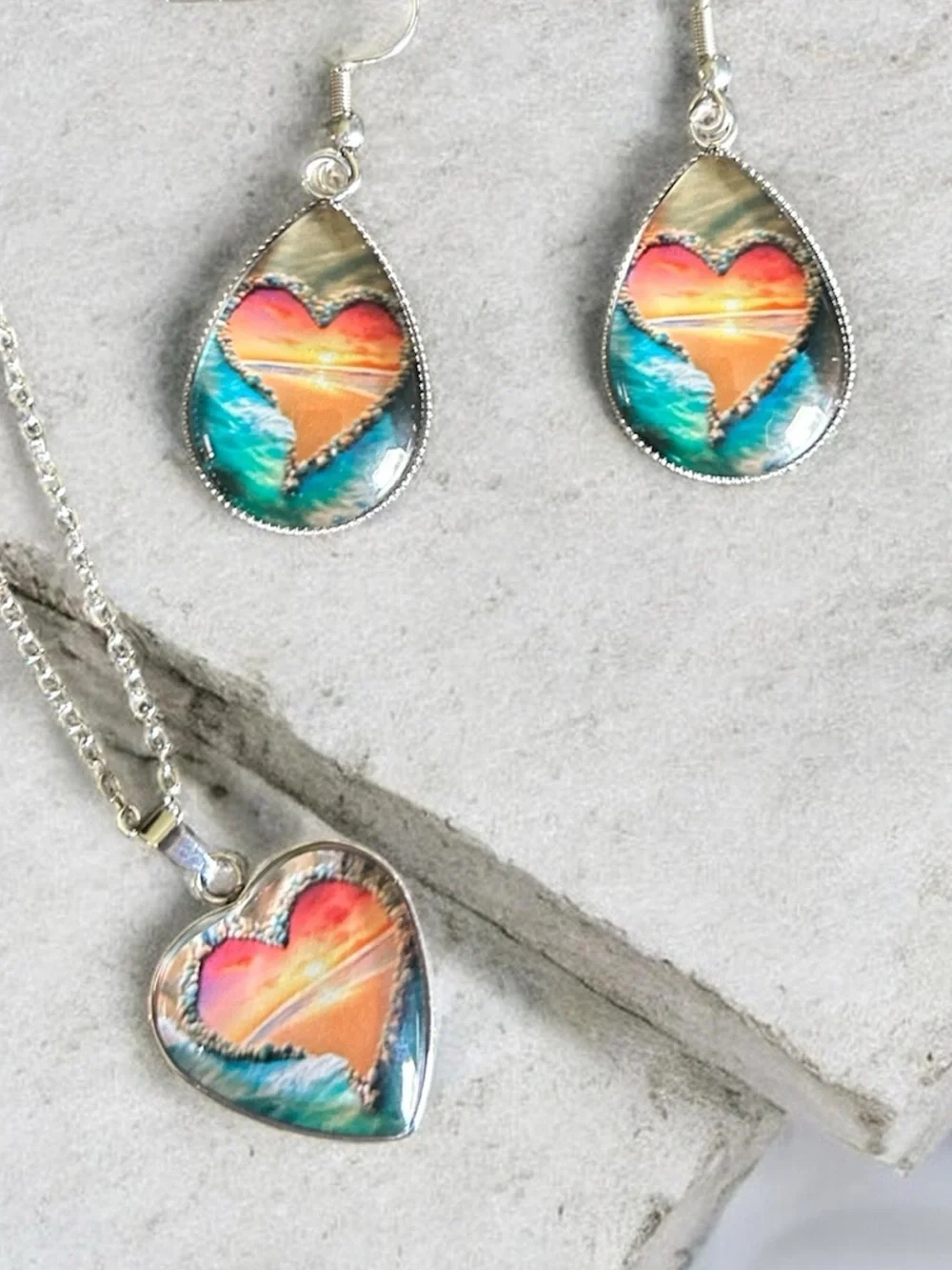 Summer Heart Beach Ocean Design Silver Necklace and Teardrop Dangle Earrings New